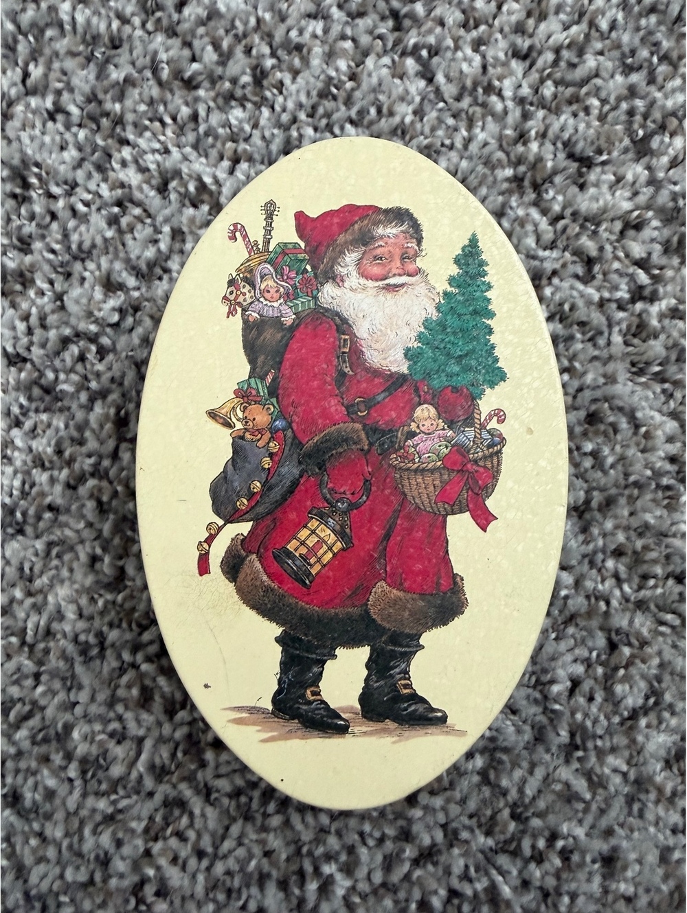 Potpourri Press Kris Kringle Santa Christmas Oval Tin Box Vintage 1991